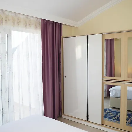Sultan Homes מלון *