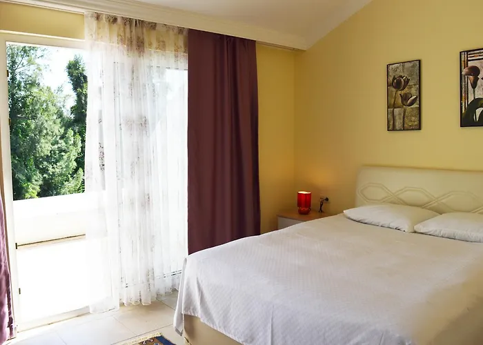 Sultan Homes מלון *