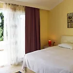 Sultan Homes 1 Отель *